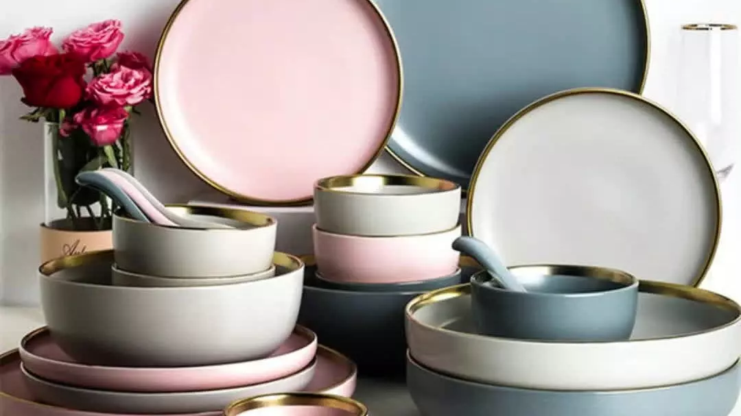 Хобби Риз Уизерспун — коллекция пластиковой посуды